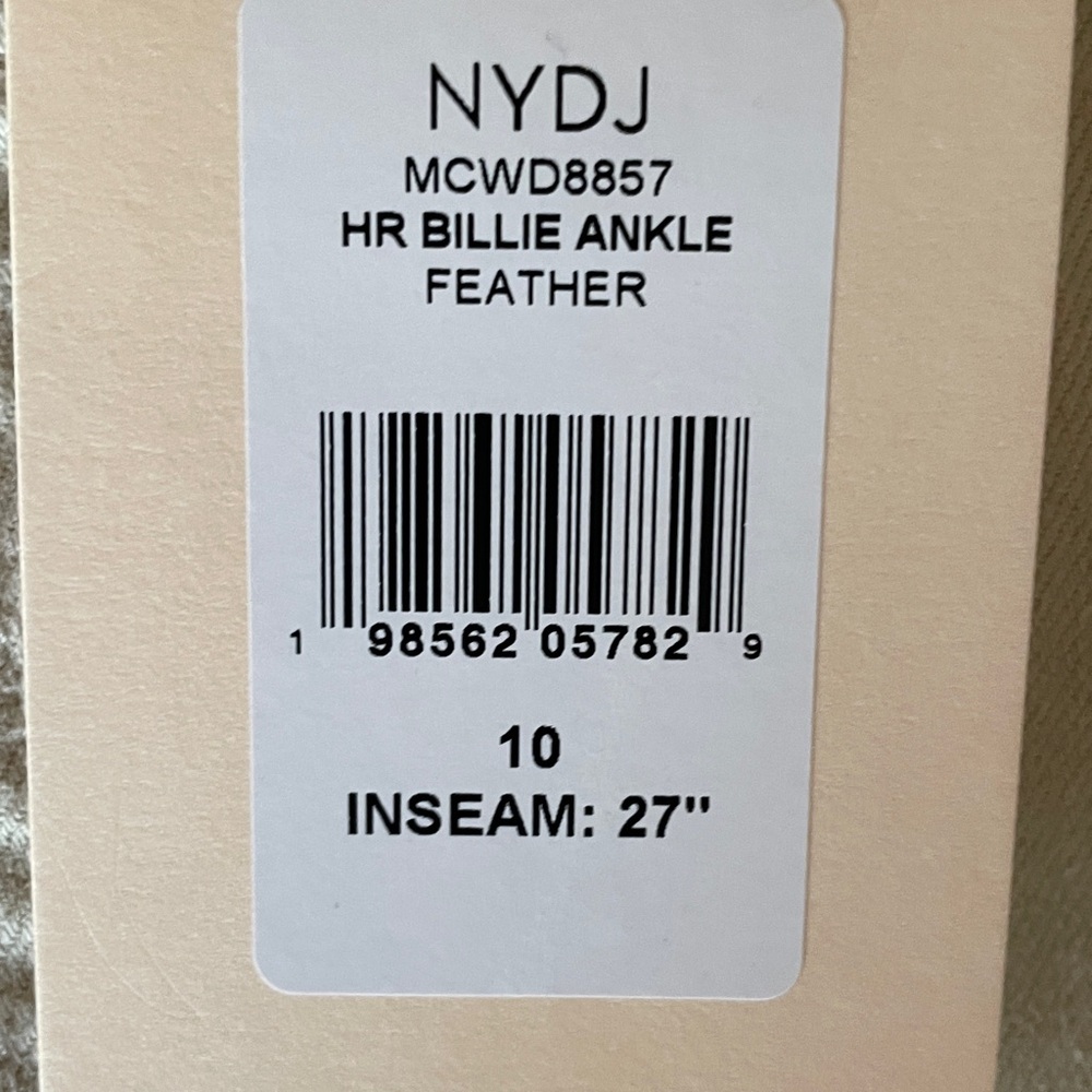 NWT NYDJ Mini Boot Ankle Jeans - Picture 2 of 4